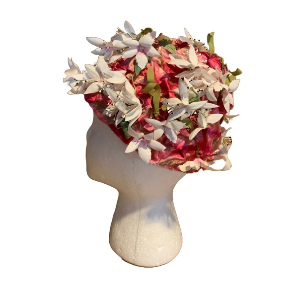 VINTAGE CIRCA 1960'S HANDCRAFTED PINK W/SILK FLOWERS CLOCHE HAT - Picture 5 of 10